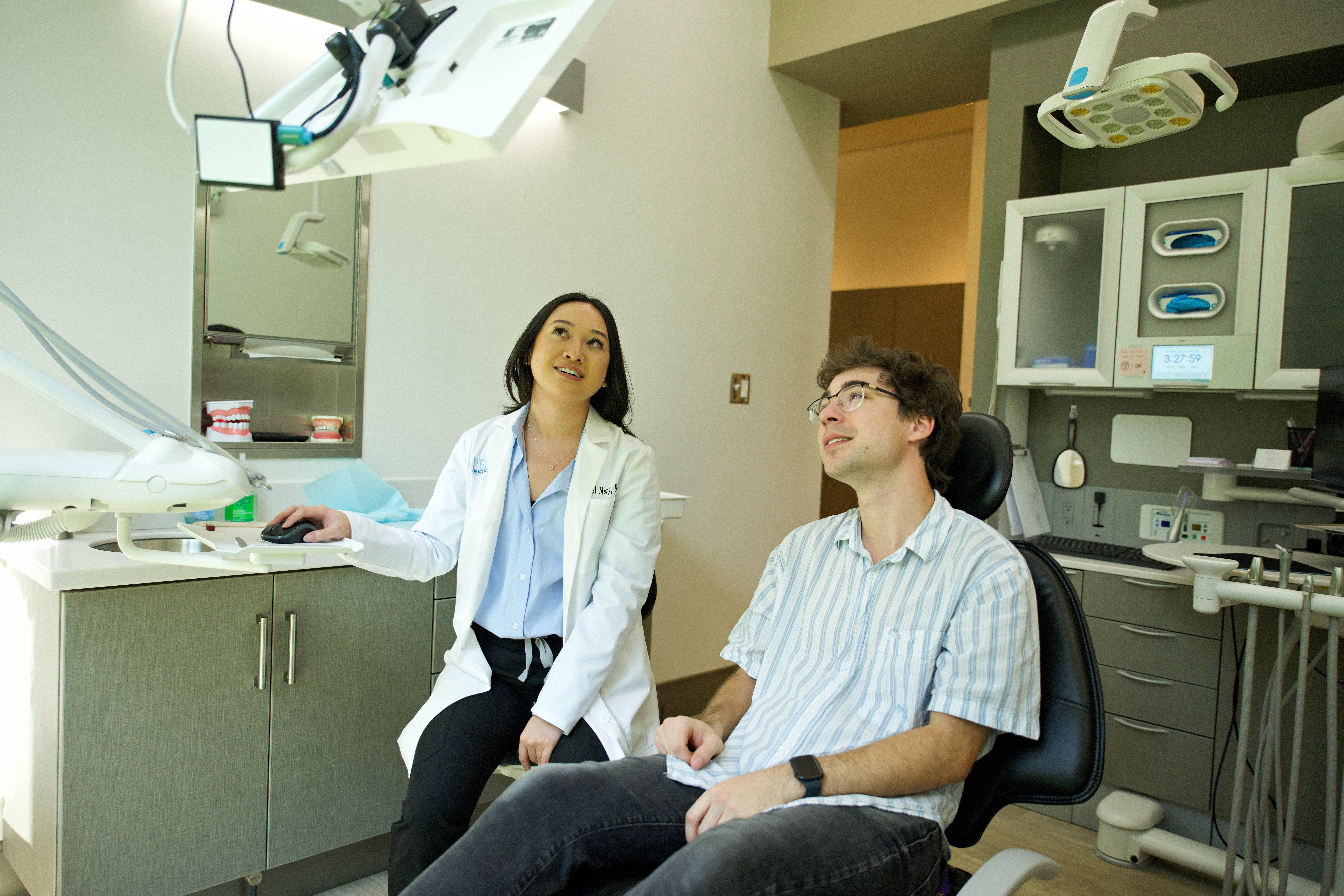Straighten Your Smile the Modern Way: Invisalign Treatment in Baton Rouge